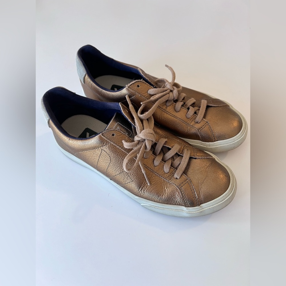 Veja Esplar Sneakers in Copper Metallic Sz 40